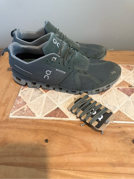 On Running Other - On Cloud Waterproof Athletic Sneaker, Men’s Olive Green Sz 11 Shoes new laces